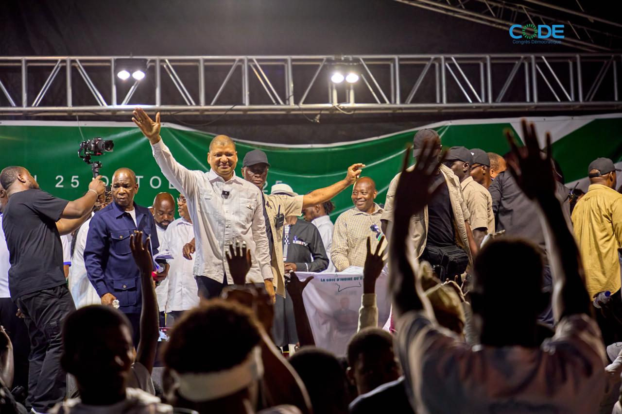 Présidentielle 2025| Devant son public partout il passe